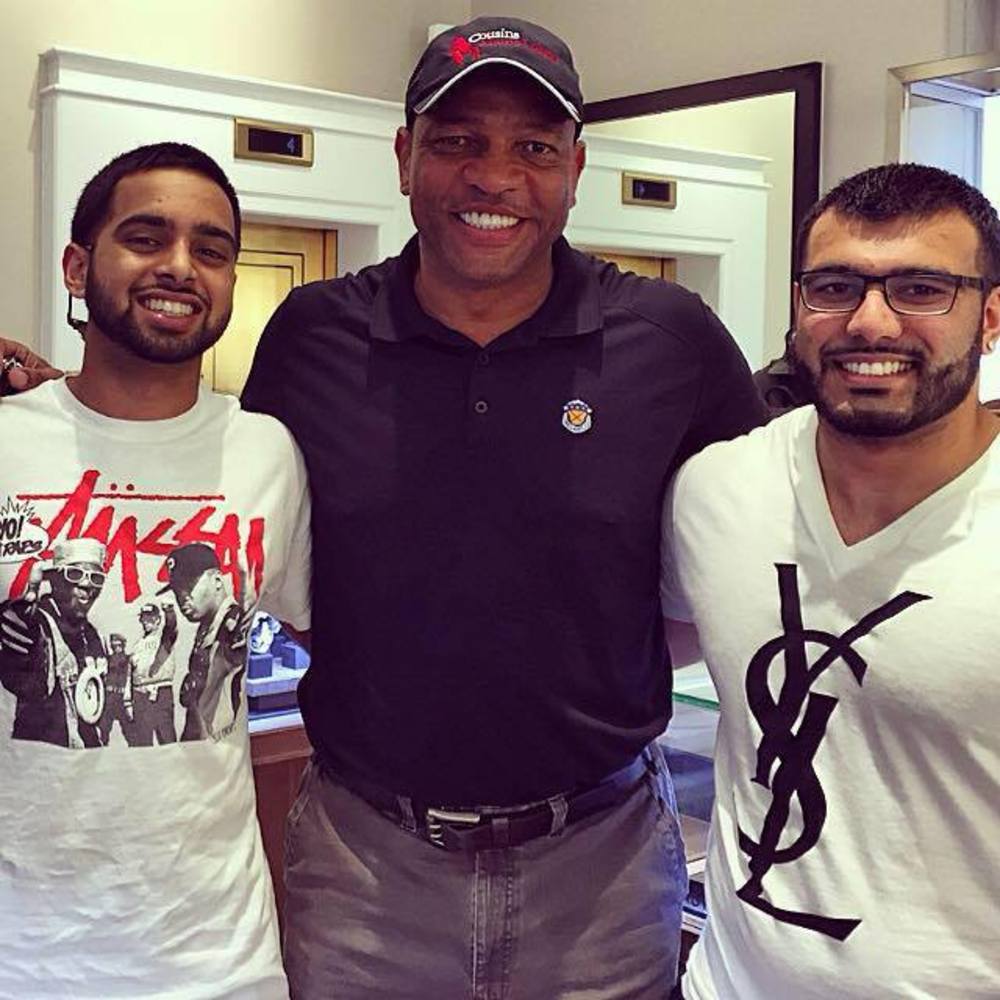 Meet your Posher, Avi